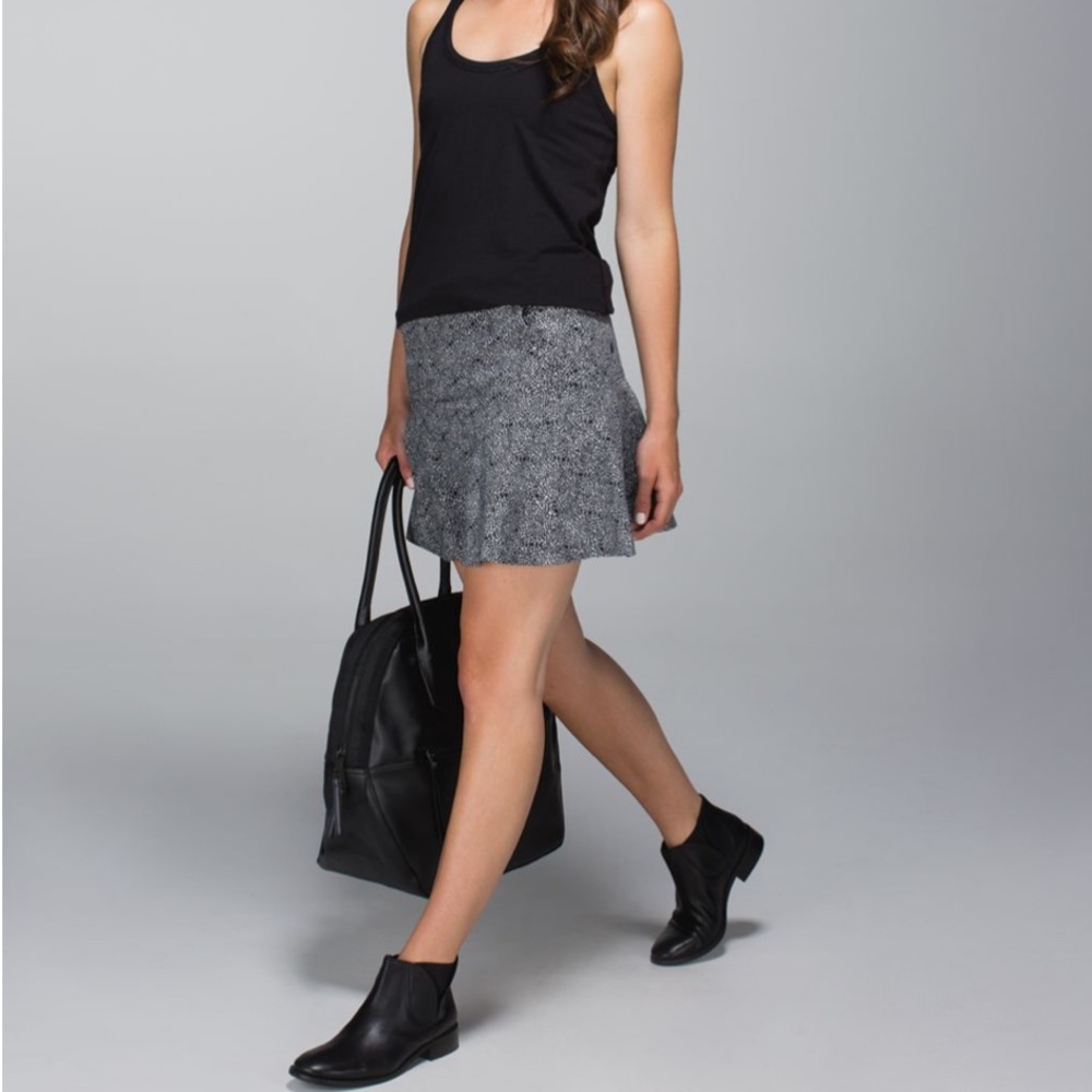 Lululemon Get It On Skirt Size 4 EUC
